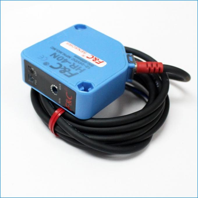 Bộ cảm biến quang điện phản quang 12Volt 4 dây PNP Diffuse Square Sensor.jpg